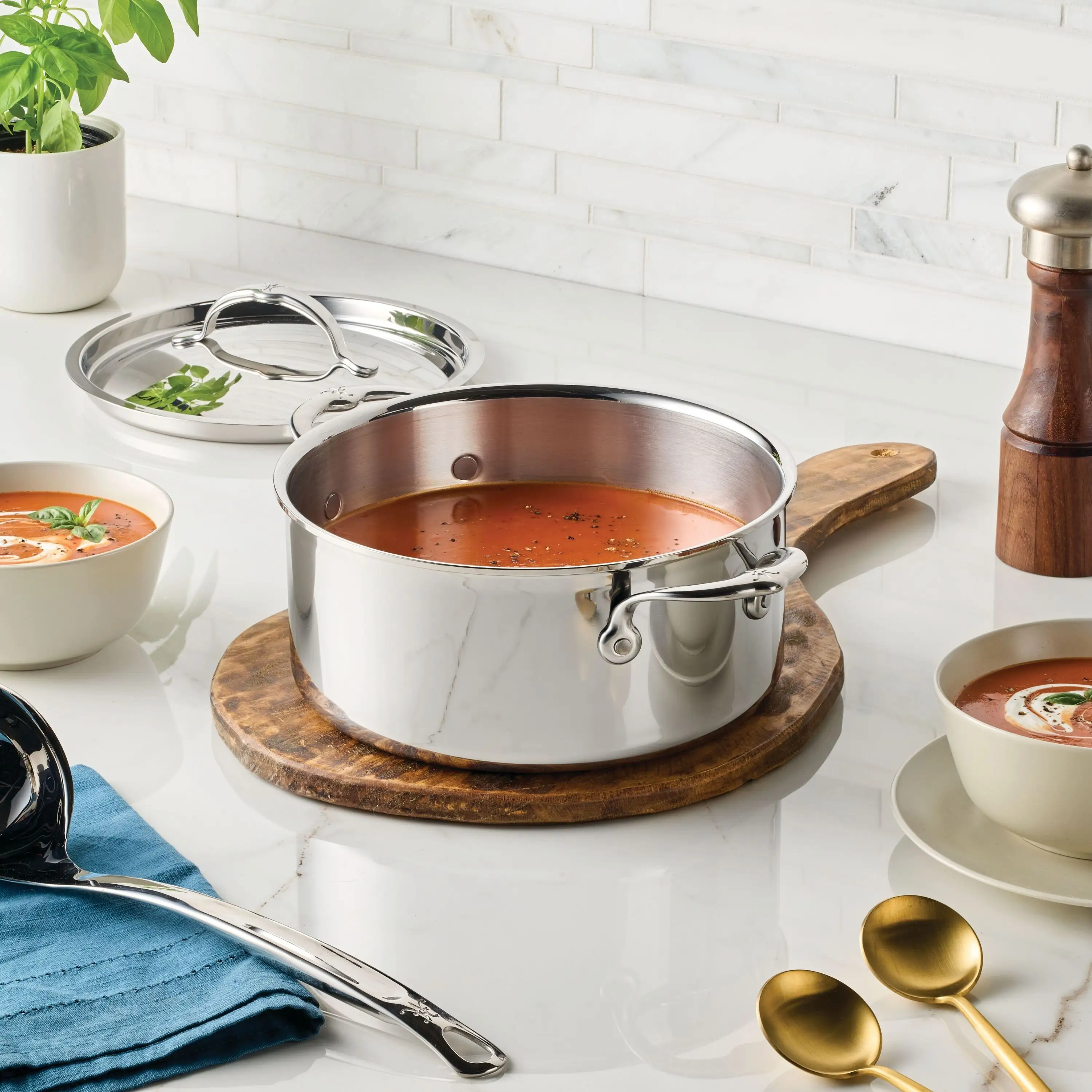 Polished Clad Stainless Steel Soup Pot with Lid - Image 2
