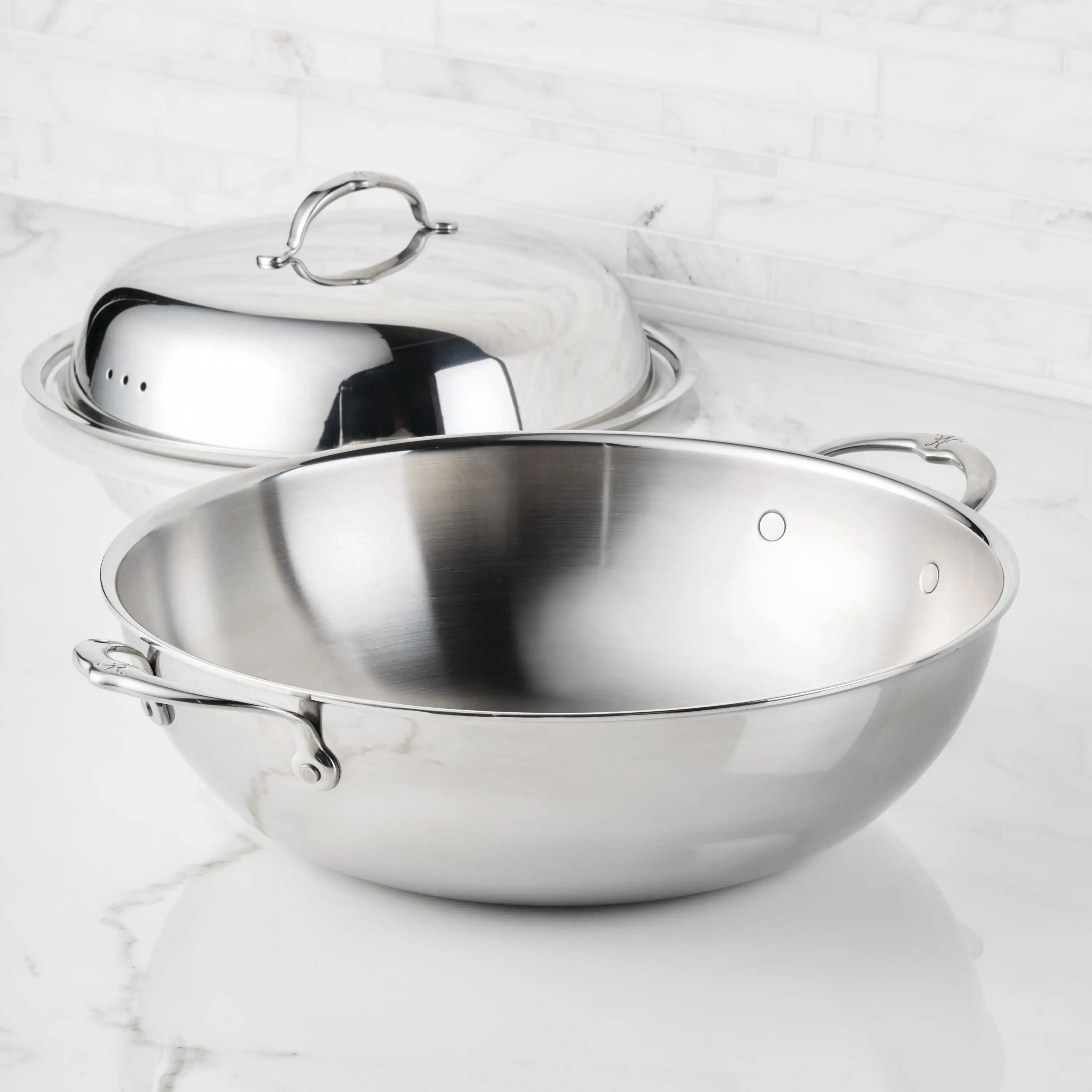 Polished Clad Stainless Steel Wok with Dome Lid, 14-Inch - Image 3